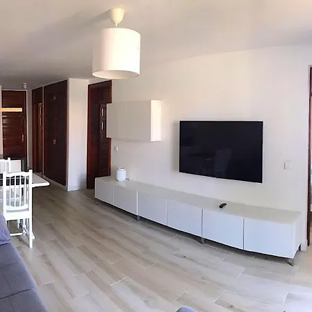 Parque Santiago I - 2 Bedroom - 1 Bathroom - Open Plan Living - Kitchen Area - Extra Large Balcony - First Floor Lägenhet Playa de las Americas (Tenerife)