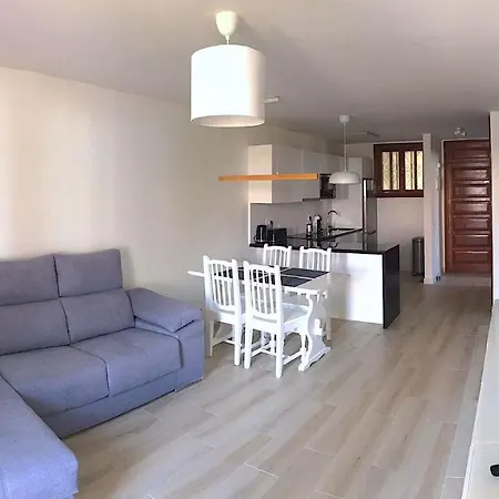 Parque Santiago I - 2 Bedroom - 1 Bathroom - Open Plan Living - Kitchen Area - Extra Large Balcony - First Floor Playa de las Americas (Tenerife)